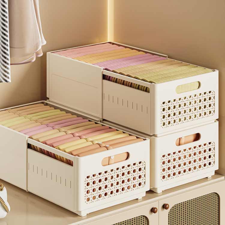 【収納ケース】【3個セット】【スライド式】【スッキリ整理整頓】長さが28〜48cmまで調整できるので、引き出しのサイズに合わせてピッタリフィットします。両側は取っ手が付いておりますので、持ち運びや出し入れなどにとても便利です。高密度の合成樹脂を採用して、変形しにくく、積み重ねて収納することができます。 クローゼットの衣類収納整理が便利になり、探しも取出しも便利です。沢山物が増えた引き出し内も綺麗にすっきり整理することが出来ます。通気穴仕様なので、湿気やニオイがこもるのを防いでくれる、服の保管に最適な収納ケースです。 サイズ 3個セット サイズについての説明 F　20*28-48*15cm 素材 PP 色 アイボリー ブラック ホワイト 備考 ●サイズ詳細等の測り方はスタッフ間で統一、徹底はしておりますが、実寸は商品によって若干の誤差(1cm〜3cm )がある場合がございますので、予めご了承ください。 ●製造ロットにより、細部形状の違いや、同色でも色味に多少の誤差が生じます。 ●パッケージは改良のため予告なく仕様を変更する場合があります。 ▼商品の色は、撮影時の光や、お客様のモニターの色具合などにより、実際の商品と異なる場合がございます。あらかじめ、ご了承ください。 ▼生地の特性上、やや匂いが強く感じられるものもございます。数日のご使用や陰干しなどで気になる匂いはほとんど感じられなくなります。 ▼同じ商品でも生産時期により形やサイズ、カラーに多少の誤差が生じる場合もございます。 ▼他店舗でも在庫を共有して販売をしている為、受注後欠品となる場合もございます。予め、ご了承お願い申し上げます。 ▼出荷前に全て検品を行っておりますが、万が一商品に不具合があった場合は、お問い合わせフォームまたはメールよりご連絡頂けます様お願い申し上げます。速やかに対応致しますのでご安心ください。【収納ケース】【3個セット】【スライド式】【スッキリ整理整頓】長さが28〜48cmまで調整できるので、引き出しのサイズに合わせてピッタリフィットします。両側は取っ手が付いておりますので、持ち運びや出し入れなどにとても便利です。高密度の合成樹脂を採用して、変形しにくく、積み重ねて収納することができます。 クローゼットの衣類収納整理が便利になり、探しも取出しも便利です。沢山物が増えた引き出し内も綺麗にすっきり整理することが出来ます。通気穴仕様なので、湿気やニオイがこもるのを防いでくれる、服の保管に最適な収納ケースです。 サイズ 3個セット サイズについての説明 F　20*28-48*15cm 素材 PP 色 アイボリー ブラック ホワイト 備考 ●サイズ詳細等の測り方はスタッフ間で統一、徹底はしておりますが、実寸は商品によって若干の誤差(1cm〜3cm )がある場合がございますので、予めご了承ください。 ●製造ロットにより、細部形状の違いや、同色でも色味に多少の誤差が生じます。 ●パッケージは改良のため予告なく仕様を変更する場合があります。 ▼商品の色は、撮影時の光や、お客様のモニターの色具合などにより、実際の商品と異なる場合がございます。あらかじめ、ご了承ください。 ▼生地の特性上、やや匂いが強く感じられるものもございます。数日のご使用や陰干しなどで気になる匂いはほとんど感じられなくなります。 ▼同じ商品でも生産時期により形やサイズ、カラーに多少の誤差が生じる場合もございます。 ▼他店舗でも在庫を共有して販売をしている為、受注後欠品となる場合もございます。予め、ご了承お願い申し上げます。 ▼出荷前に全て検品を行っておりますが、万が一商品に不具合があった場合は、お問い合わせフォームまたはメールよりご連絡頂けます様お願い申し上げます。速やかに対応致しますのでご安心ください。