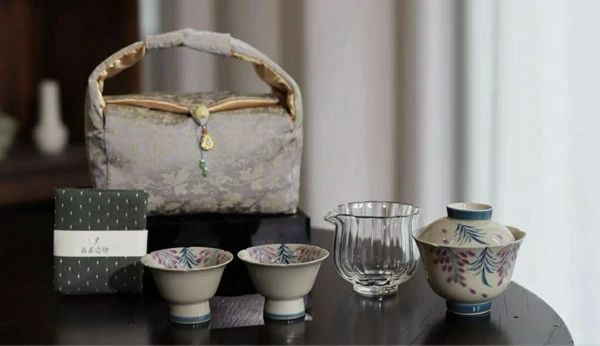 ウ 烏龍茶 台湾茶 中国茶 プレゼント ギフト 女性大人気 磁器かわいい おしゃれ6点セット 収納バッグ付き コンパクト