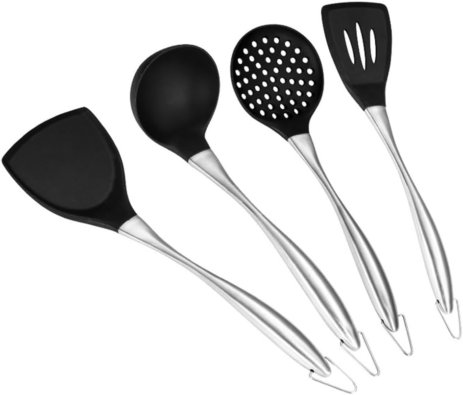 　　　 -------商品詳細------- 調理器具セット：優雅なモノクロデザインで、キッチンに洗練された雰囲気をもたらします。機能性とともに、キッチン全体の美しさを強調します。各器具は実用性に優れ、シンプルだがキッチンに高級感を与えることができる。 理想的なギフト：料理、ベーキング、ギフトなど、キッチン用品セットはあなたの第一選択です。料理好きの友人へのプレゼントでも、新居へのお祝いのギフトとしても、調理器具セットはさまざまな用途に対応し、楽しい料理体験をもたらします。 素材: シリコン製のキッチン用品セットは、基本的に日常使用のニーズを満たします。各器具には独自の機能があり、器具を個別に購入する必要はありません。 実用的なキッチン用品セット：基本的なキッチン用品セット、実用的な調理器具セットは、毎日の調理のニーズをすべて満たします。 人間工学に基づいたデザイン：人間工学に基づいた快適なハンドルデザインにより、疲れることなく簡単に握ることができ、長時間快適に調理を楽しむことができます。説明 調理器具の整理や収納が簡単にできます。清潔さも非常に簡単で、炒め物、炊飯、焙煎、パンやケーキなど、このセットは完璧に対応できます。サイズ：スプーン：28.9x8cmヘラ: 34x10cmスプーン：36x10cmスパチュラ: 33x8cm材質：シリコン基本的なキッチン用品セット、実用的な調理器具セットは、毎日の調理のニーズをすべて満たします。最も一般的な日常のキッチン作業に使用できます。キッチンの補助として、また感謝祭、クリスマス、新築祝い、誕生日などに友人や家族への理想的な贈り物としてお使いいただけます。あなたのキッチンで役立つ良い助っ人となるでしょう。あらゆる調理ニーズに応える多用途セットです。梱包内容: 調理器具セット x 1。