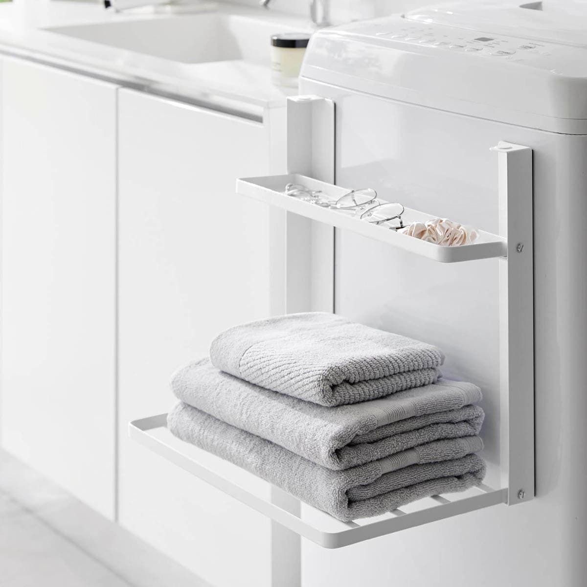 山崎実業 洗濯機横マグネット折り畳み棚 タワー 2段 4903208017176 tower 洗濯機横マグネット折り畳み棚 マグネット 強力 タオル置き 使いや...