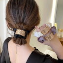 シュシュ レディース 春夏秋冬 プレート付き 髪留め ヘアゴム ゴム 合金 ポリエステル 個性的 シンプル おしゃれ 大人女性 アクセント 黒