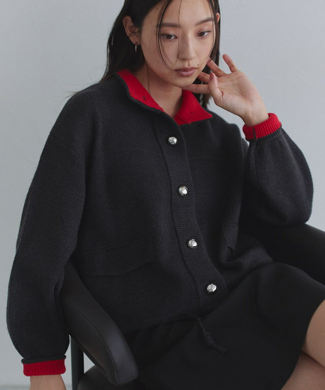 【最新作】【送料無料】[ECLAM] ボタンデザイン配色ニットカーデ ☆ カーディガン ニット 配色 ハイネック 着映え ボリュームスリーブ ボタンデザイン クラム ECLAMのサムネイル