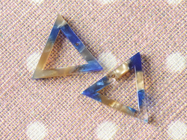 べっ甲風パーツ ブルー 宇宙カラー 三角A 1ペア(2個) ピアス イヤリング ハンドメイド パーツ 材料 問屋 専門店