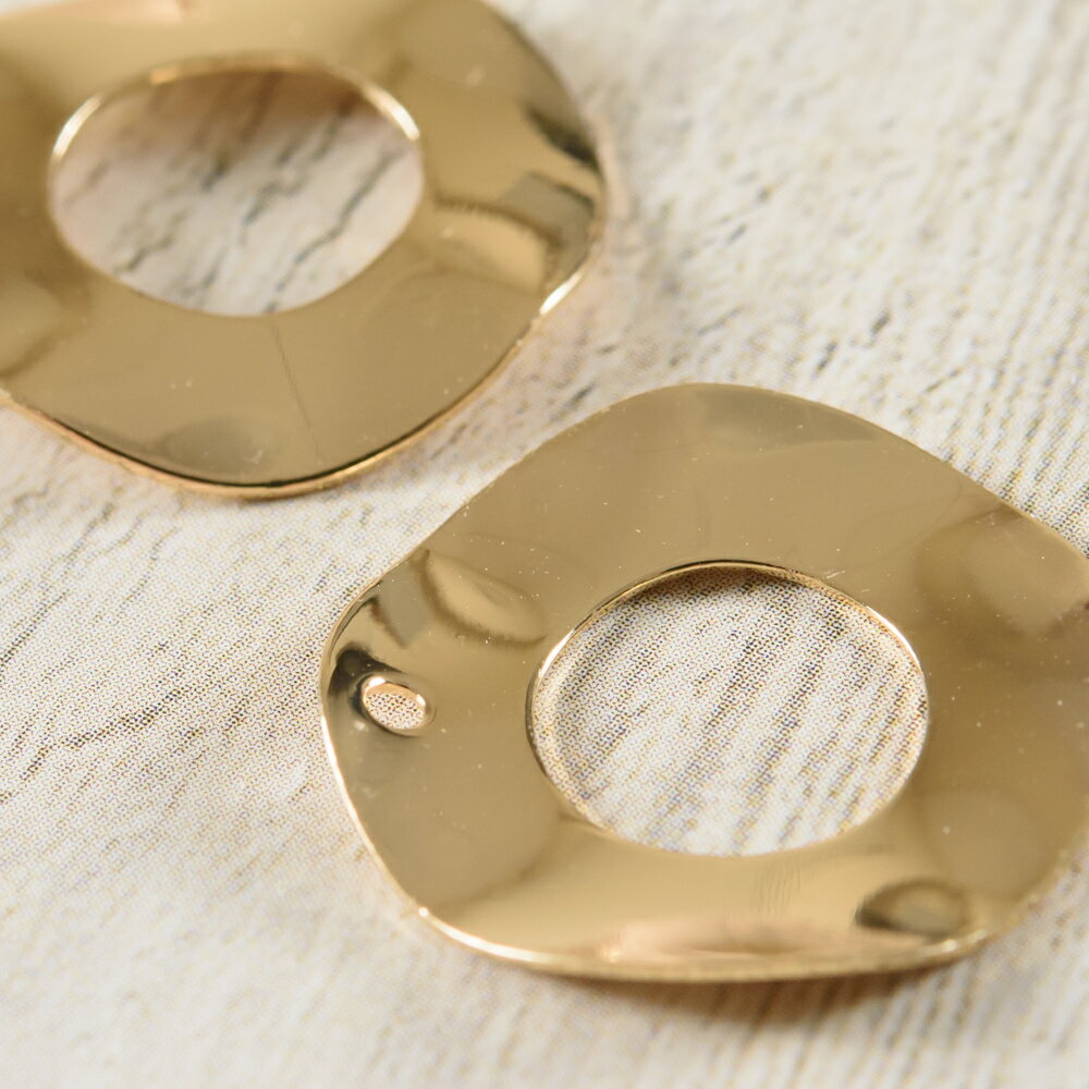 【毎日発送】 金属 メタル ピアス パーツ マットゴールド 幾何学 円形 通し穴つき タイプC 20mm 10個 ..