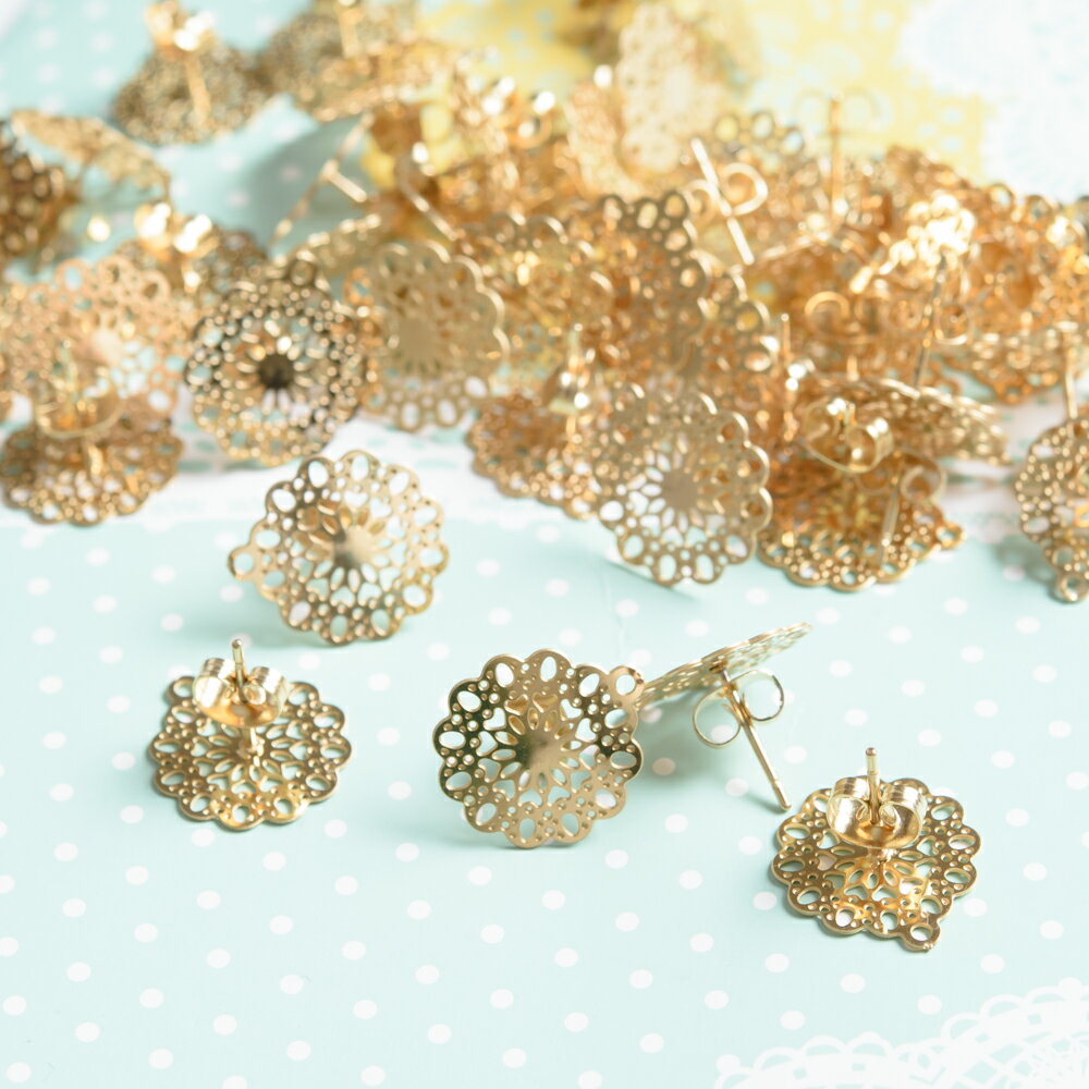 【毎日発送】【サージカルステンレス 316 】花柄模様 ピアス ゴールド タイプB 通し穴つき 15mm 4個(2ペア) キャッチ付き ステンレス アクセサリー パーツ 金属アレルギー対策 問屋 専門店
