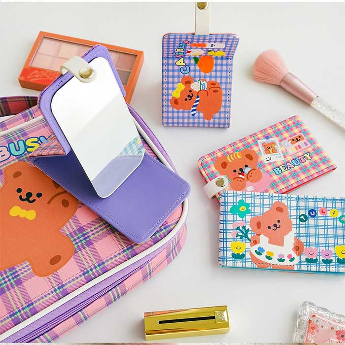 【当日出荷】 milkjoy 鏡 手鏡 コンパクトミラー 手鏡 ミラー 持ち運び くま クマさん 小さい 軽い コンパクト 可愛い おしゃれ 韓国 雑貨 インテ...