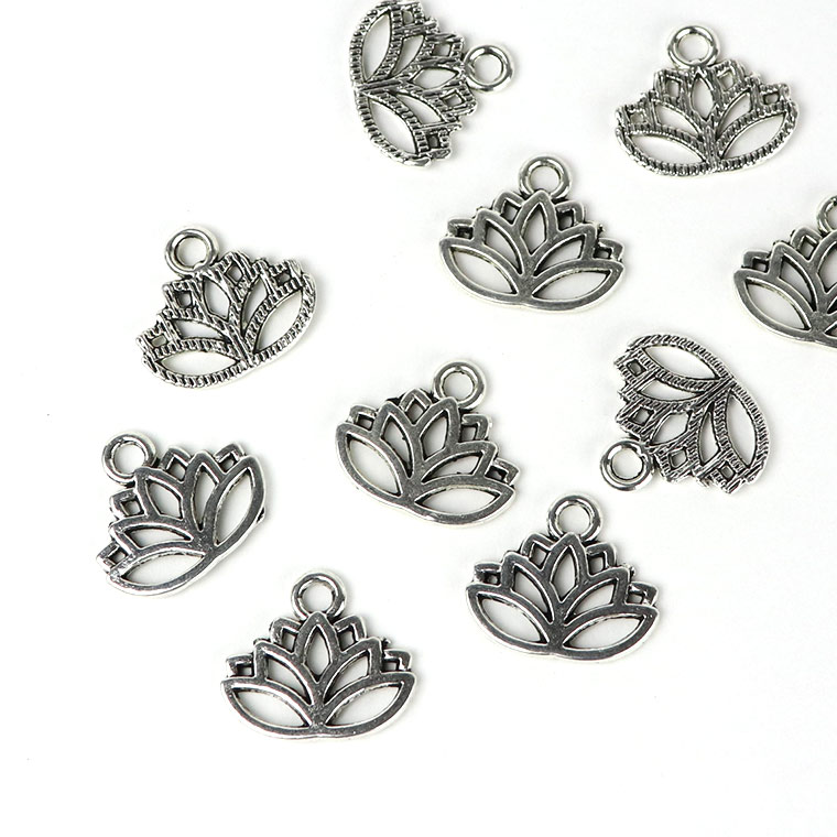 10個入 17mm×14mm メタルチャーム 蓮の花 銀古美 / ハンドメイド アクセサリーパーツ メタル ボタニカル ロータス ハスの花 睡蓮 スイレン オリエンタル 和風【ゆうパケット対応】