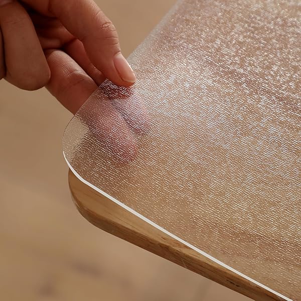 Yiwbj テーブルクロス エンボス加工 透明 70x70cm 厚さ1.5mm PVC製 テーブルマット つや消し 長方形 デスクマット 無臭 ビニール 気泡なし 矩形 テーブルカバー 防水 汚れ防止 撥水加工 (エンボス加工 厚さ1.5mm, 70