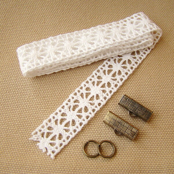 【モチーフ＆チャーム】　トーションレース（ホワイト）レース留めパーツ・丸カン付きデコ　ハンドメイド材料　アクセサリーパーツ　ハンドメイドクラフト 手作り素材