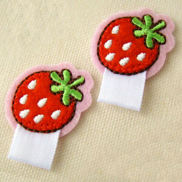 名札付けアップリケ いちご2個入り【在庫限り！！】アイロン接着＆シール兼用【入園入学準備におすすめ名札ピンの穴が開かないアップリケ】