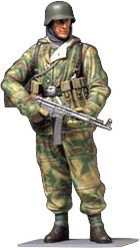 タミヤ 1/16 ワールドフィギュアシリーズ No.04 ドイツ陸軍 冬期装備歩兵 防寒戦闘服 プラモデル 36304組み立て、塗装が必要なプラモデル。別途、工具、塗料等が必要。複数店舗にて販売をしておりますため、在庫データの更新が間に合わず、欠品にも関わらず、注文ができる場合がございます。その際は、キャンセルにて対応を取らせていただきます。当店はお電話のお問い合わせはお受けしておりませんので、ご了承ください。お問い合わせは、問い合わせフォームをご利用ください。