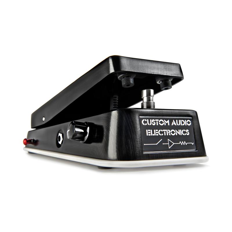MXR MC404 CAE WAH ワウ CAE（カスタム・オーディオ・エレクトロニクス）とMXRのコラボレーションによる高品質ワウペダルサイドスイッチでインダクターを切り替え2つのサウンドキャラクターを選択可能MC401のブースター回路内蔵電源：9V電池または9V AC/DCアダプター複数店舗にて販売をしておりますため、在庫データの更新が間に合わず、欠品にも関わらず、注文ができる場合がございます。その際は、キャンセルにて対応を取らせていただきます。当店はお電話のお問い合わせはお受けしておりませんので、ご了承ください。お問い合わせは、問い合わせフォームをご利用ください。