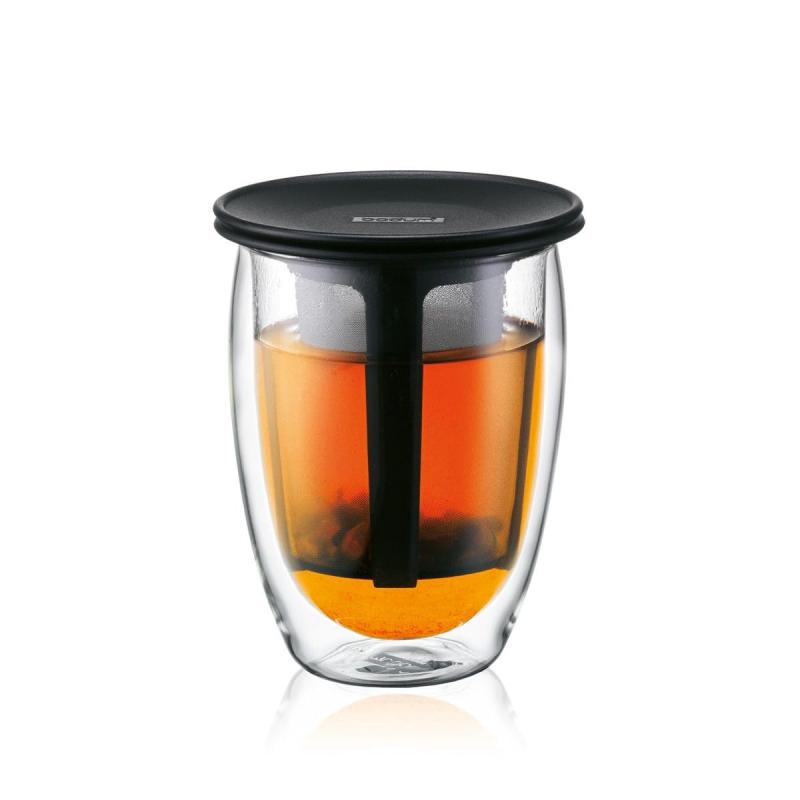 BODUM ボダム ティーポット ティーメーカー TEA FOR ONE ティーフォーワン ティーフィルター付きダブルウォールグラス 350ml ブラック 紅茶 緑茶 中国茶 ハーブティー フルーツティー プラスチッ日本語の取扱説明書が同梱されています。1個1セット単位での販売となり、専用ケースに入れてお届けします。サイズ:幅9.6×奥行9.6×高さ12.5cm本体重量:0.19kg容量:0.35Lカラー:ブラックサイズ:幅9.6 ×奥行9.6 ×高さ12.5 cm本体重量:480gフタ:PP フィルター:PP 本体:耐熱ガラス原産国:ポルトガル容量:0.4L食器洗浄機使用可電子レンジ使用可(ガラスのみ)オーブン使用不可複数店舗にて販売をしておりますため、在庫データの更新が間に合わず、欠品にも関わらず、注文ができる場合がございます。その際は、キャンセルにて対応を取らせていただきます。当店はお電話のお問い合わせはお受けしておりませんので、ご了承ください。お問い合わせは、問い合わせフォームをご利用ください。