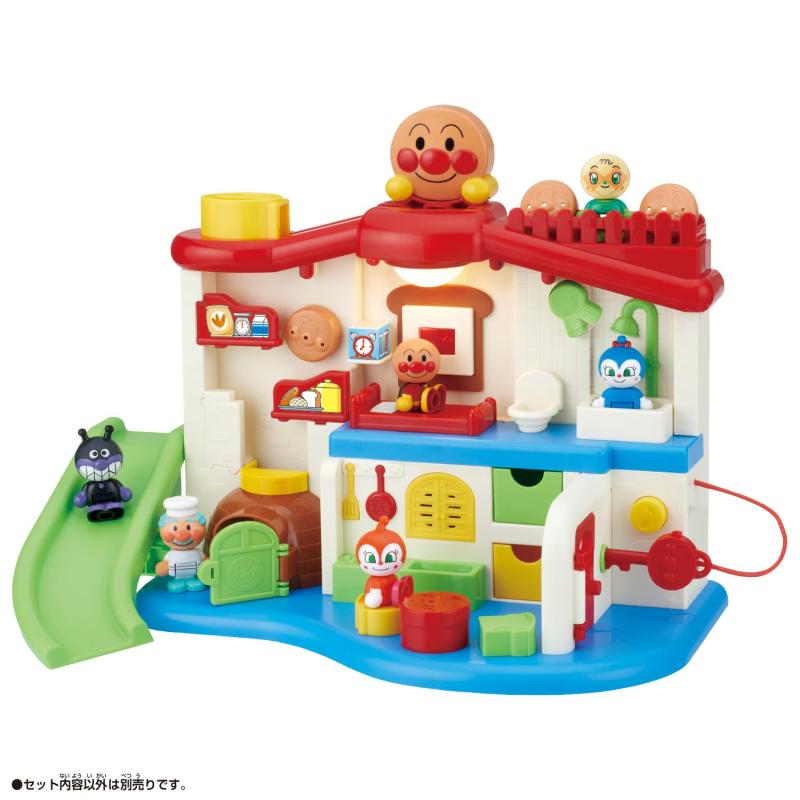 [バンダイ(BANDAI)] サウンドいろいろライトがピカッ アンパンマンはじめてハウス 対象年齢 2 才以上（C）やなせたかし/フレーベル館・TMS・NTV［カテゴリー］アンパンマン［使用電池］単3電池 × 2（別売）［対象年齢］2才～複数店舗にて販売をしておりますため、在庫データの更新が間に合わず、欠品にも関わらず、注文ができる場合がございます。その際は、キャンセルにて対応を取らせていただきます。当店はお電話のお問い合わせはお受けしておりませんので、ご了承ください。お問い合わせは、問い合わせフォームをご利用ください。