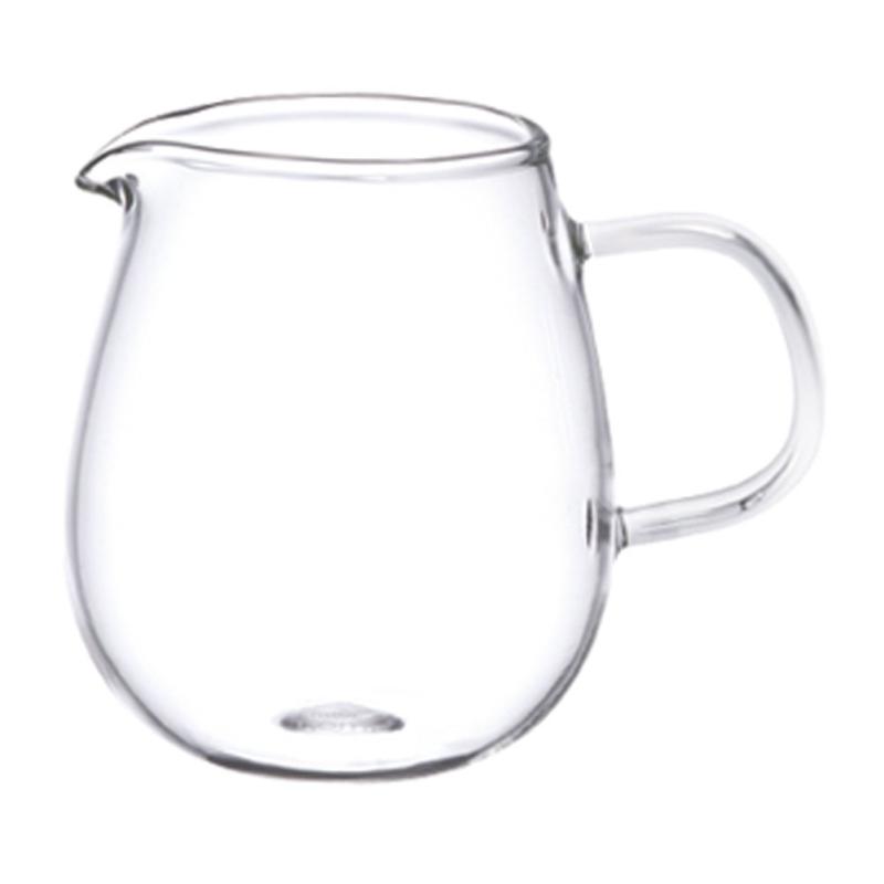 KINTO (キントー) UNITEA ミルクピッチャー 180ml 電子レンジ、食洗機使用可 ギフト プレゼント 8305サイズ:48 x H75 x W90 mm / 180 ml電子レンジ:可食器洗浄機:可素材:耐熱ガラスブラント: KINTO(キントー)複数店舗にて販売をしておりますため、在庫データの更新が間に合わず、欠品にも関わらず、注文ができる場合がございます。その際は、キャンセルにて対応を取らせていただきます。当店はお電話のお問い合わせはお受けしておりませんので、ご了承ください。お問い合わせは、問い合わせフォームをご利用ください。
