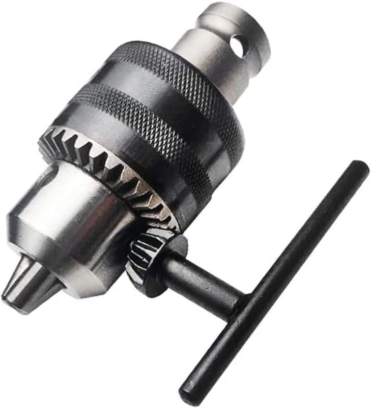 Wolfride電動ドリルチャック 1.5-13mmタングステン鋼ドリルチャック インパクトレンチ ソケット キーと1/2’’四角形シャンクアダプタ付き 電動ドライバー インパクトドライバー インパクトドセット内容：1.5-13mmドリルチャック*1+1/2’’四角形シャンクアダプタ*1。様々なドリルをいつでも交換でき、手軽に使えます。このきードリルチャックはタングステン鋼を採用し、一般的な金属タイプのより更に硬度が高く、摩擦に強く、強度と靭性が比較的に良い特点があります。この電動ドライバードリルチャックはエアトルクと電動トルクに適用します。キーを使ってドリルを固定すると、いクランプ力がより大きくなり、デスクトップボール盤に適用します。適用器械:充電式ドリルドライバー・電気ドリル・インパクトドライバー複数店舗にて販売をしておりますため、在庫データの更新が間に合わず、欠品にも関わらず、注文ができる場合がございます。その際は、キャンセルにて対応を取らせていただきます。当店はお電話のお問い合わせはお受けしておりませんので、ご了承ください。お問い合わせは、問い合わせフォームをご利用ください。