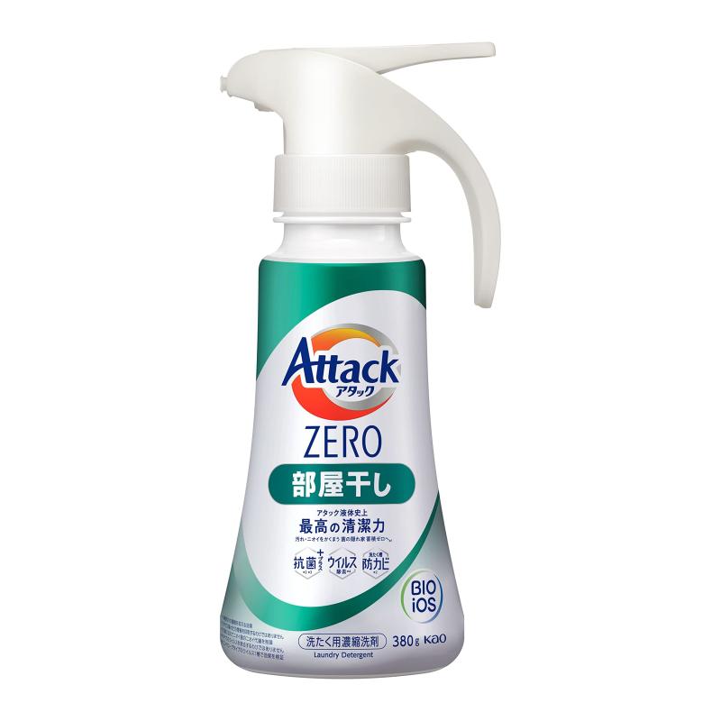 アタックZERO 部屋干し 洗濯洗剤 液体 アタック液体史上 最高の清潔力。菌の隠れ家蓄積0へ ワンハンドタイプ 380g【高さ×幅×奥行き】210×95×78.2[ミリメートル]0.38[Kg]成分：界面活性剤[50％、高級アルコール系（非イオン）、ヒドロキシアルカンスルホン酸塩、高級アルコール系（陰イオン）、脂肪酸系（陰イオン）]、安定化剤、酵素複数店舗にて販売をしておりますため、在庫データの更新が間に合わず、欠品にも関わらず、注文ができる場合がございます。その際は、キャンセルにて対応を取らせていただきます。当店はお電話のお問い合わせはお受けしておりませんので、ご了承ください。お問い合わせは、問い合わせフォームをご利用ください。