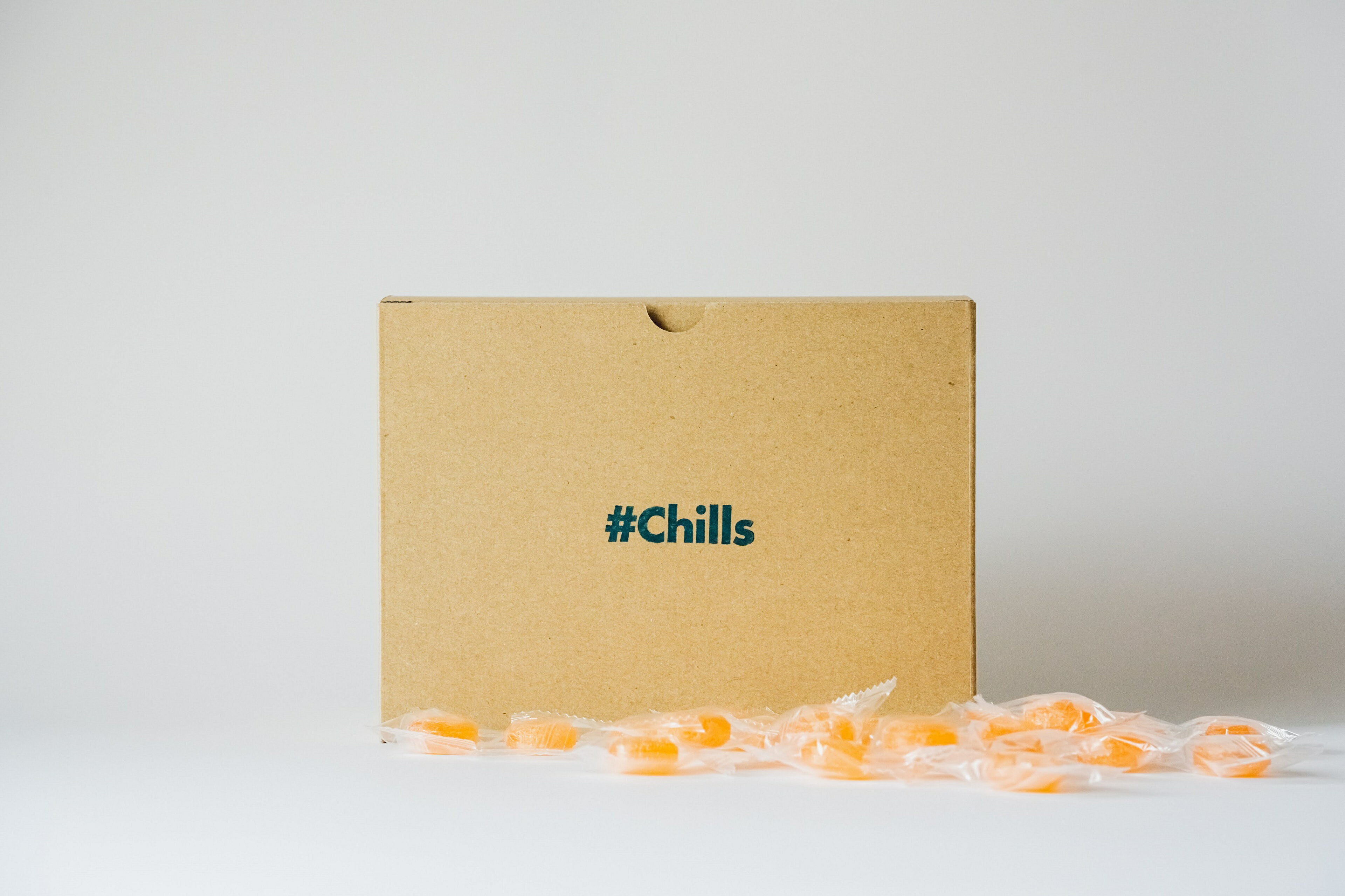 楽天PIQQOL#Chills チルズ CBD キャンディ CBD1粒15mg 100粒入り マンゴー味 アイソレート リラックス アウトドア ヨガ ゲーム 没入 キャンディー