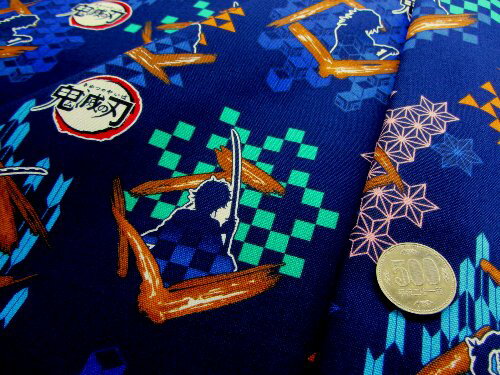 < ハギレ 40cm > <正規ライセンス品> 鬼滅の刃( きめつのやいば ) ( シルエット柄 紺 )柄番号1 オックス ( 綿100% ) 生地幅−約108cm( きめつ 炭治郎 禰豆子 無限列車 )