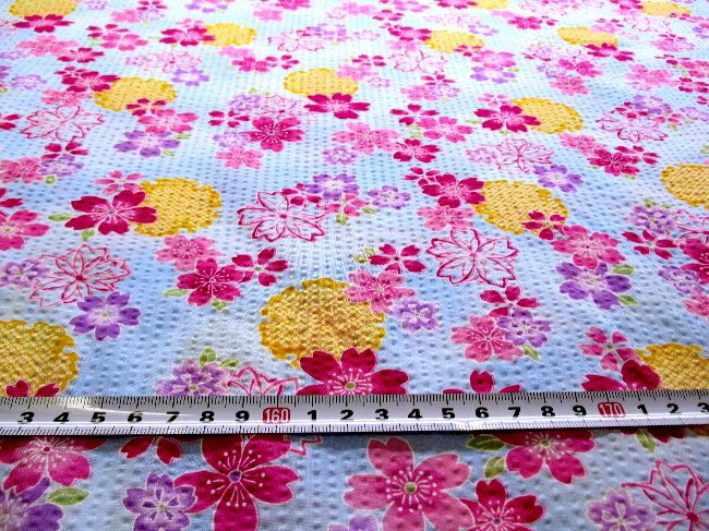 リップル生地 （ サッカー生地 ) 桜柄 （ ブルー系 ) 生地幅－約108cm（ 綿100％ ） （ リップル 布 浴衣 ゆかた 甚平 ジンベイ じんべえ パジャマ 夏素材 ベビー さくら サクラ 和柄 花柄 フラワー )