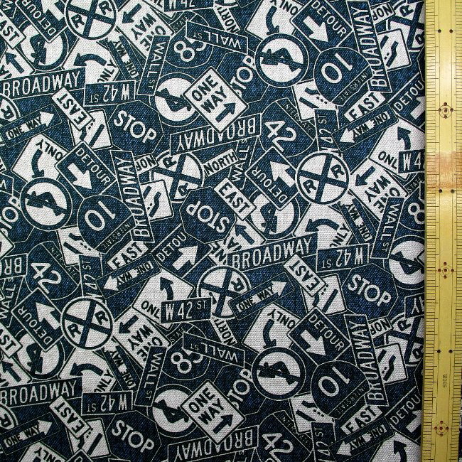プリント生地 ワンウェイ ストップ（ 紺系 ) オックス（綿100％）生地幅－約108cm （ 標識 ひょうしき めじるし 矢印 やじるし 車 乗り物 かわいい おしゃれ 男の子 女の子 子供 入園 入学 )