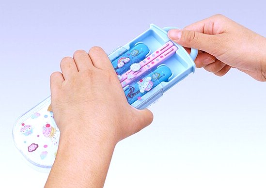 キャラクター スプーン フォーク お箸 （ 三点セット スライド式 トリオ ) ケース付き シナモロール（ Fancy Snacks Sweets ブルー系 ) （ 本体 約76×198×17mm ）（ シナモン しなもん サンリオ ランチグッズ ) 【メール便 OK】