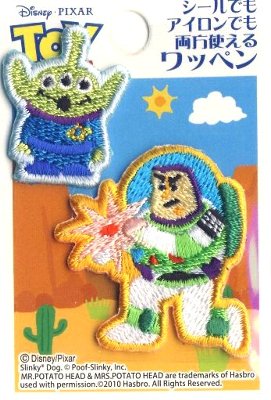 乐天商城 - ★残りわずかです（廃番になりました） キャラクター 刺しゅう ワッペン トイストーリー （ エイリアンとバズ 小 ) （ リトルグリーンメン キャラクターワッペン アップリケ アイロン 刺繍 かわいい おしゃれ マーク キッズ 子供 こども )