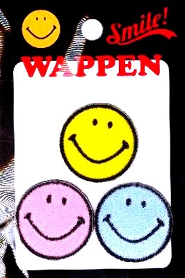 キャラクター 刺しゅう ワッペン スマイリー （ カラフルフェイス/3P ) （ キャラクターワッペン アップリケ アイロン 刺繍 かわいい おしゃれ マーク キッズ 子供 こども 男の子 女の子 入園 入学 )