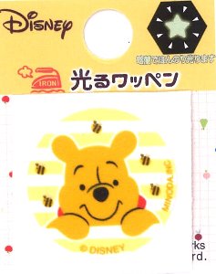 乐天商城 - キャラクター ディズニー 光るワッペン くまのプーさん（ サイズ　約2.5×2.5cm 1枚入り ) （ ワッペン プーさん ワッペン くまのプーさん ワッペン ワッペンプーさん プーさんワッペン ワッペン ディズニー アップリケ )
