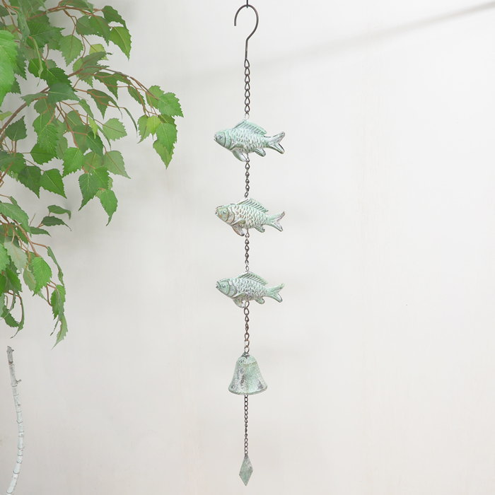 [あす楽] [ メタルトリプルフィッシュベル 6976 村田屋産業 ] ベル 吊り下げ おしゃれ ドアベル ドアチャイム オーナメント アイアン インテリア オブジェ 鈴 鐘 ガーデンオーナメント アンティーク調 かわいい 玄関 庭 ディスプレイ ハンギング 魚 【送料無料】