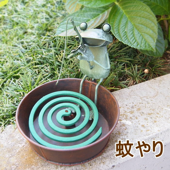 [あす楽][フィッシングモスキートフロッグ 4767 ] 村田屋産業 蚊取り 線香入れ 蚊やり 蚊遣り 蚊取り線香入れ 虫よけ 虫除け デンク熱対策 アウトドア キャンプ ガーデニング 夏 蚊取り器 玄関 庭 インテリア おしゃれ ブリキ カエル