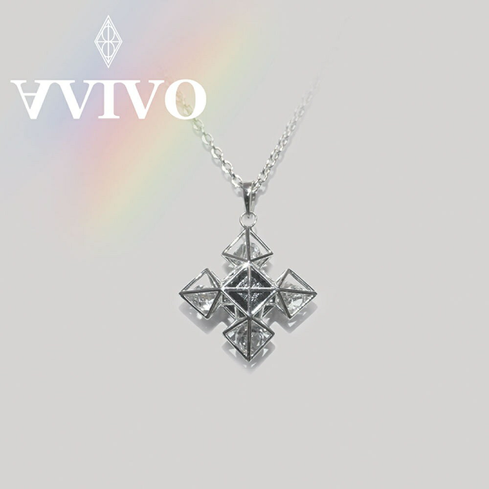 〇ペンダントドロップ 本体材質：シルバー（Sv925） ペンダントドロップ：縦25mm×横25mm×幅7.45mm 使用石：ムオニナルスタ隕石1点・水晶4点 〇付属チェーン 本体材質：シルバー（Sv925） 線径：縦2.8mm×横直径 約2...