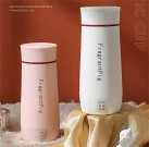 電気ケトル ポータブルヒーター USB電源付きトラベル電気ティーケトル 保温機能付き3-in-1ミニウォーターボイラーケトル 304ステンレススチール おしゃれ 持ち運びしやすい 保温カップ ワンボタン 水筒 実用的 おしゃれ クリスマスプレゼント寒さ対策