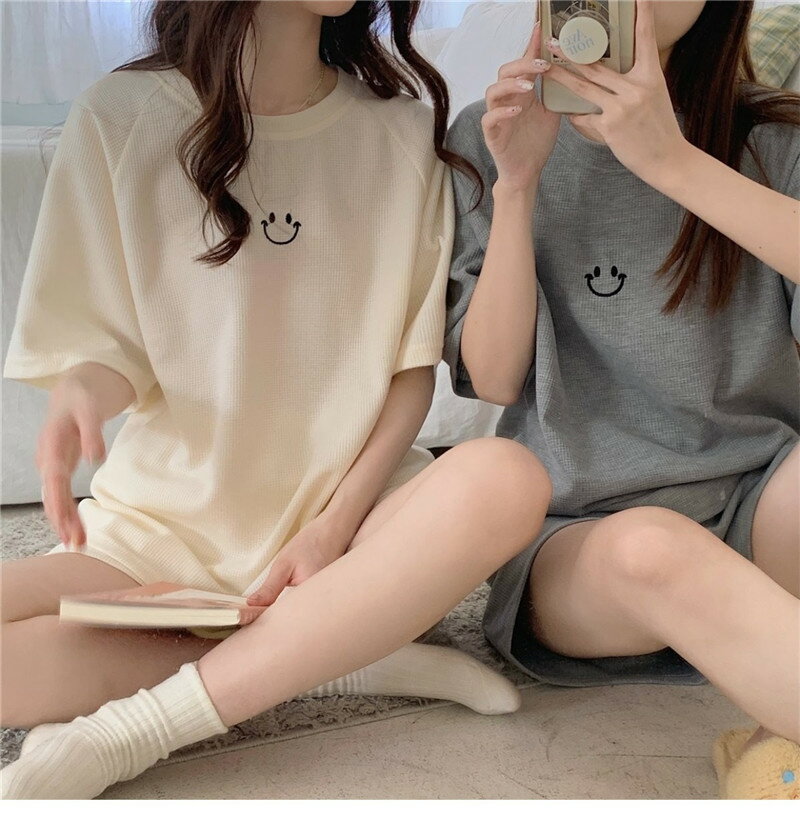 ルームウェア ワッフル 上下セット レディース セットアップ パジャマ 刺繍 夏用 Tシャツ 半袖 ショートパンツ 薄手 ワッフル生地 ナイトウェア 部屋着 半ズボン 2点セット 寝間着 リラックスウェア ゆったり かわいい ウエストゴム 大きいサイズ 女性 春 夏 送料無料