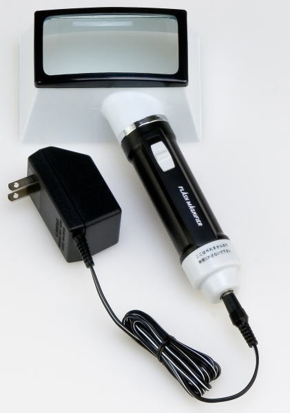 [ACアダプタータイプ]ライト付 ルーペ 日本製 2.5倍 45x90mm 四角ガラスレンズ おしゃれ ハンドルーペ 手持ち 拡大鏡 虫眼鏡 虫めがね 天眼鏡 照明付き 新聞 読書 辞書 老眼鏡いらずの虫メガネ 母の日 父の日 敬老の日