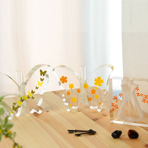 一輪挿し 花瓶 おしゃれな 試験管タイプ “Butterfly” ガラス管 モダンなデザイン 透明の一輪ざし