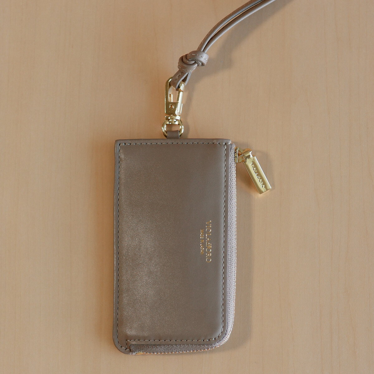 VIOLAd'ORO (ヴィオラドーロ) スムースレザーフラグメントケース =ADRIA=【 レビューキャンペーン対象商品 】