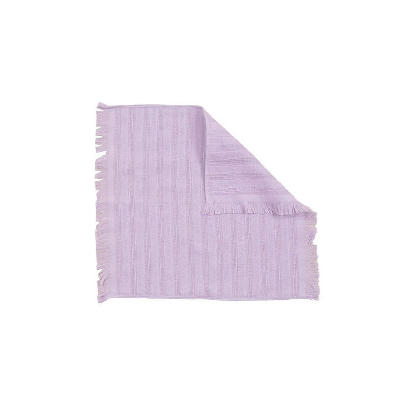 【商品情報】●MIYAZAKI TOWEL みやざきタオル 今治 ハンカチーフはタオルハンカチほどかさばらず、普通の綿ハンカチのように拭うとすぐにビッショリにならない、ちょうどいいハンカチーフです。●よく水を吸い、やさしい風合いで顔の汗も拭えます。20グラムに仕上げておりますので、お手軽で、毎日洗っていただけて、すぐに乾きます。●日常使いの親しみやすい現代の綿チーフです。●日常生活からウォーキング、ガーデニングや登山、ご旅行まで季節を問わず、お供いたします。毎日がより楽しくなりますように。●※素材の性質上、お洗濯により縮みが生じることがあります。手洗いまたは弱水流での洗濯をお願いします。●また、直射日光の下での乾燥は、色あせの原因ともなりますので、日陰干しをおすすめします。【商品仕様】●サイズ：33cm×37cm●重量：20g●素材：綿100％●生産国：日本製●カラー：No3ライトパープル