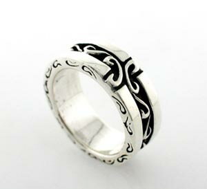 Silver - シルバー925 クロスに唐草模様リング（シルバー リング シルバーリング 指輪 ）[M便 1/10]