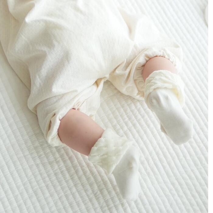 ベビー 靴下 オーガニック 折り返し セレモニー ソックス 新生児 フリル 日本製 7-9cm 無地 お披露目 ベビー 赤ちゃん 男の子 女の子 セレモニードレス クフウ Kufuu ベビー服 締め付けない 冷房対策 ギフト プレゼント