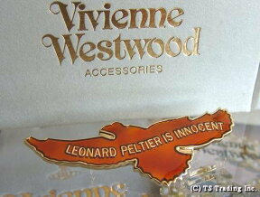 ◆Vivienne Westwood◆ヴィヴィアンウエストウッド★LEONARD PELTIER IS INNOCENT-Broochプロパガンダ EAGLE ロゴ ブローチ GOLD