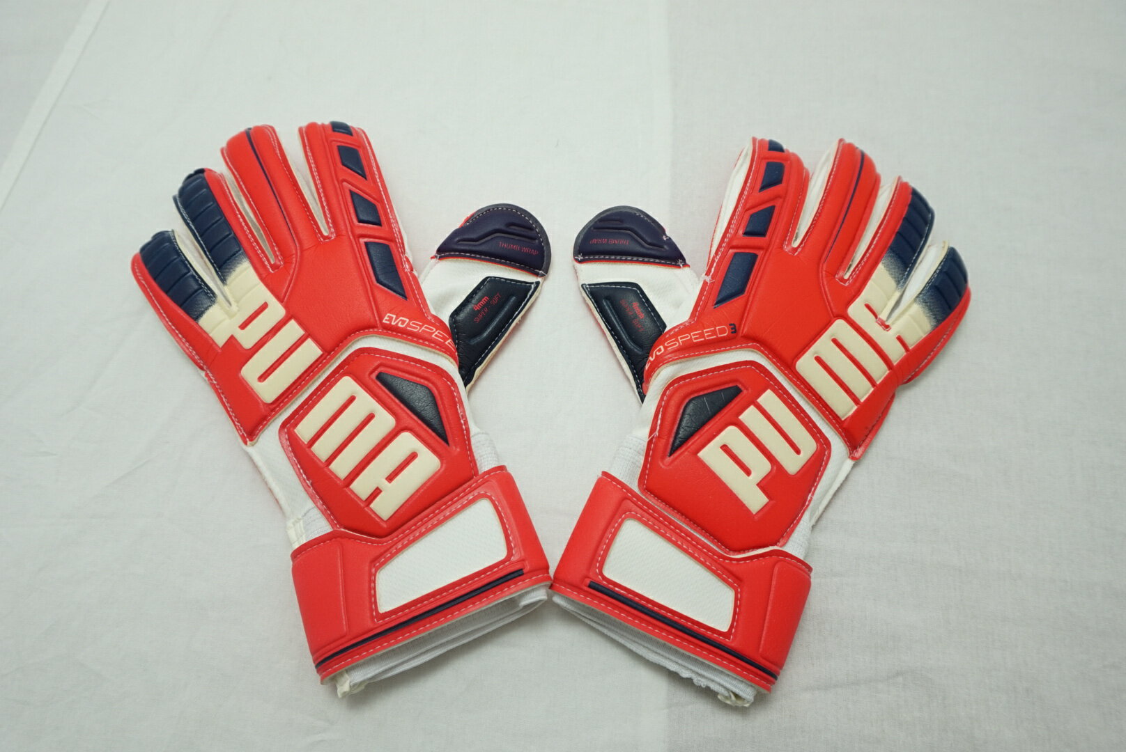 【PUMAプーマ キーパーグローブ】エヴォスピード 3.3 ブライトプラズマ×ピーコート 041016-03 サッカー フットサル GKグローブ キーパー