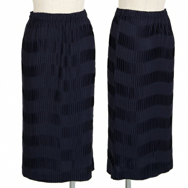 【中古】 イッセイミヤケISSEY MIYAKE ボーダープリーツ切替スカート 紺M位【レディース】