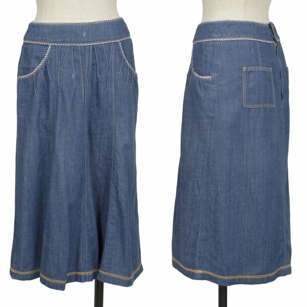 ソニアリキエルSONIA RYKIEL コットンストライプ切替ステッチデニムスカート ブルー白36商品コード：K-136086コンディションランクコンディション詳細前に色褪せ・薄シミ、ウエスト裏にシミがあります（写真参照）。その他目立ったシミ、汚れ、ほつれ等はありません。クリーニング済みサイズ36色ブルー白重量270素材綿100%参考価格サイズ詳細ウエスト63 cmヒップ92 cm裾幅61 cmスカート丈66.5 cm詳細画像