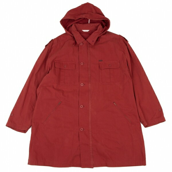 パパスPapas フード着脱コットンマウンテンジャケット 赤L商品コード：K-136657コンディションランクコンディション詳細フード・首裏・前身頃・ジップ周り・前立て裏・後ろ身頃に汚れ、袖裏に色褪せがあります(写真参照)。クリーニング済みサイズL色赤重量810g素材綿100%参考価格サイズ詳細肩幅59 cm袖丈55 cm身幅66 cm着丈88 cm詳細画像