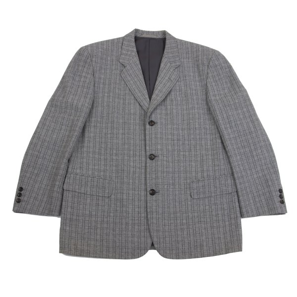 コムデギャルソン オムCOMME des GARCONS HOMME ウールコットンチェック織りジャケット グレーM商品コード：K-159835コンディションランクコンディション詳細肩パッドがあります。左肩・前裾・後裾に黄ばみ、襟裏にシミがあります(写真参照)。その他目立ったシミ、汚れ、ほつれ等なくいい状態です。クリーニング済み。サイズM色グレー重量770素材毛50% 綿45% ナイロン5% 裏地 キュプラ100%参考価格サイズ詳細肩幅50 cm袖丈60.5 cm身幅58 cm着丈（前後）79.5/76.5 cm詳細画像