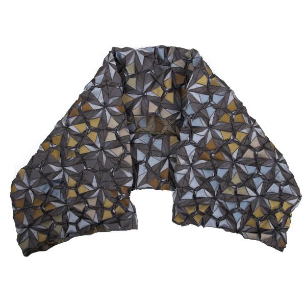 【中古】 イッセイミヤケISSEY MIYAKE 3Dスチームストレッチステンドグラスストール グレーベージュ他..