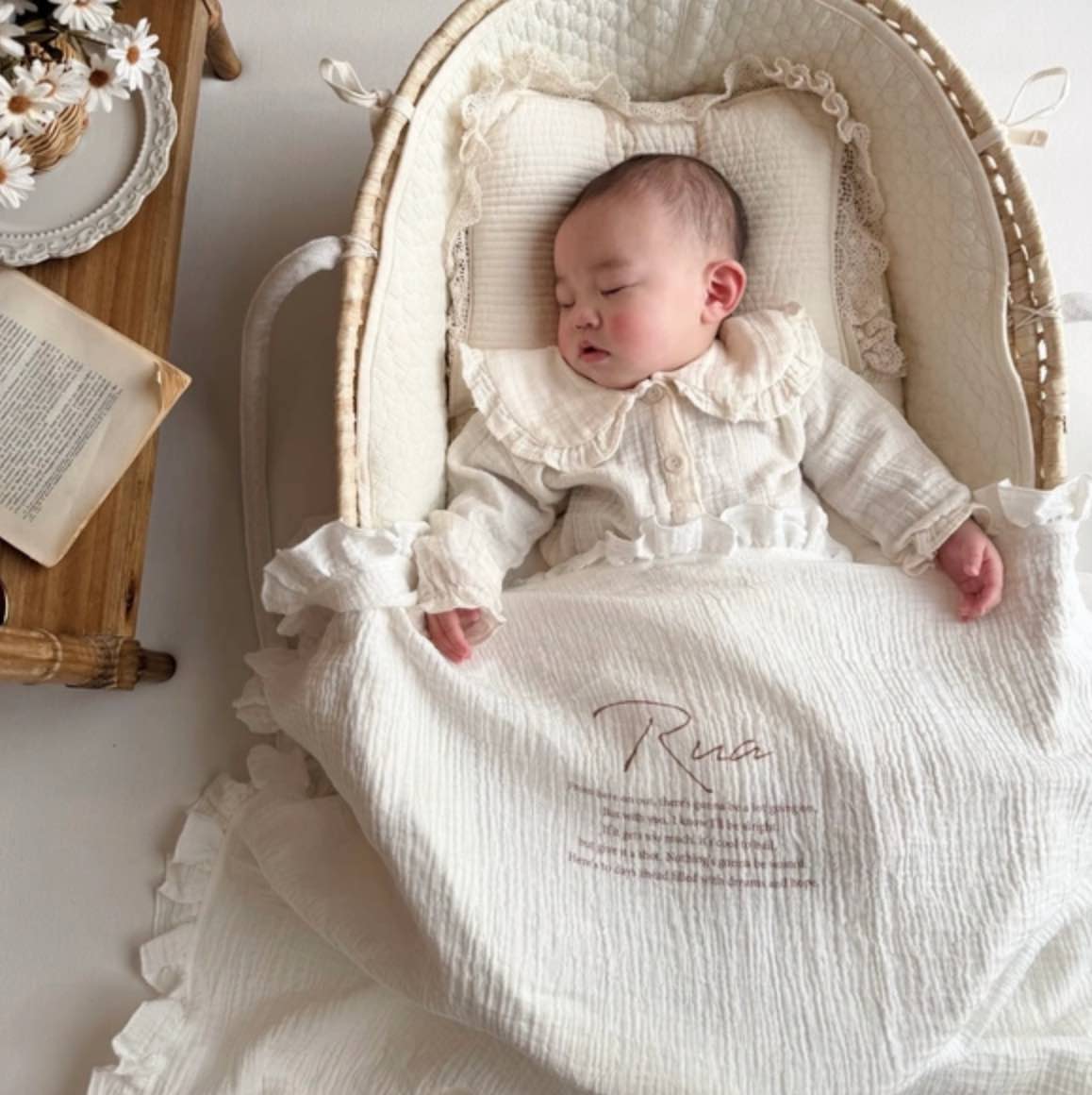 3営業日発送 名入れフリルガーゼブランケット おくるみガーゼ おくるみ 出産祝い 出産準備 名入れギフト ガーゼケット 綿100％ 赤ちゃんに優しい ガーゼタオル バスタオル お包 2