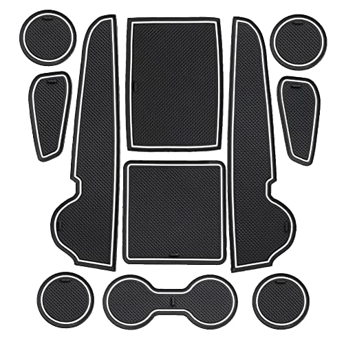 商品情報商品の説明【適合車種】： 新型カローラクロス(Corolla Cross) ZSG10 ZVG11 ZVG15 10系(2021年9月~)購入前に車種を確認してください。 【ノイズ軽減】： ☆スマートフォンや鍵等の小物を置いた場合、運転中のカタカタ音の防止やパネルへの傷を防止し、ドレスアップにも最適です。 【水洗い可能】： ☆使用し汚れが目立ってきましたら、中性洗剤を用いて水洗いが可能です。（攻撃性の高い洗剤は使用しないでください）。 【完璧なフィッティング】 ☆実車に合わせて設計しておりますので、純正然としたフィッティングはきっとご満足頂けます！ 【特徴】： 裏面滑り止め加工で、接着剤を使用しません、置くだけの簡単装着です。 そして、防塵、防水、防キズ、異音（小物が動いた際のカタカタ音）などの軽減効果があります。 ゴムマットを使用した後、ドアポケットやコンソールの掃除は簡単になります。 ドアポケット、コンソール、ドリンクホルダーなどホコリとゴミが残る場合、ただ専用マットを取り出して、簡単に水洗うだけでいいです。 このマットはスマートフォン、小物などを置く収納空間を綺麗に保護できで、とても便利です。主な仕様 【適合車種】：トヨタ 新型カローラクロス(Corolla Cross) ZSG10 ZVG11 ZVG15 10系(2021年9月~)専門車種設計（グレードにより一部使用しないマットも有ります）br【製品機能】：実車に合わせて設計しておりますので、純正然としたフィッティングはきっとご満足頂けます！裏面滑り止め加工で、接着剤を使用しません、置くだけの簡単装着です。 そして、防塵、防水、防キズ、異音（小物が動いた際のカタカタ音）などの軽減効果があります。br【高品質素材】：環境にやさしいシリカゲルの材質を採用して、無毒で味がなくて老化しにくくて、良好な耐久性を持って、非常に丈夫です。良好な防水耐震効果。br【取り付けが簡単】：実車に合わせて該当個所に直接入れればよい。裏面滑り止め加工で、接着剤を使用しません、置くだけの簡単装着です。br【安心保証】1年間は不具合・不適合・初期不良に対しての製品保証を行いますのでご安心してお買い求めください。