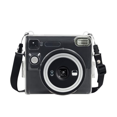 商品情報商品の説明このケースは、Fujifilmのinstax SQUARE SQ40インスタントカメラ用に設計されています。ケースと取り外し可能なショルダーストラップのセットです。 設置が非常に簡単で安全性が高いです。底がフラットになっていて自立できます。フィルムカウンターを確認する時にもケースを取り外す必要がなし、とても便利です。 高品質のPC材を使用し、あなたのカメラを傷やへこみ、その他、日常の破損からしっかり守ります。 ひな祭り・母の日・敬老の日・クリスマス・バレンタイン・お誕生日等の特別の日のギフトとして最適です。 Rieibiでご購入の商品がAmazonよりさらに無料で6ヶ月延長修理保証付きです。ご安心でご購入ください。 製品について、何か問題がございましたら、どうぞお気軽にお問い合わせください。 ※ご注意： カメラ本体を含まないです。 ご利用のモニター等の環境や光の当たり具合などにより実際の色味と差異が生じる場合がございます。ご了承ください。主な仕様 適用カメラの型番：FUJIFILM インスタントカメラ チェキ SQUARE SQ40適用br材質について：高品質のPC材を使用し、丈夫で肌触りのいいものです。しっかり大切なカメラをホコリ、傷、汚れや衝撃から守ってくれます。brスナップボタンで閉まっておりとても安定です。せっかくのシャッターチャンスの場合も、すぐ撮影ができます。フィルムカウンターを確認する時にも、ケースを取り外す必要がなし、とても便利です。brストラップ付き：長さ調整で肩掛け、首掛けができるショルダーストラップ付いてあります。ストラップは留める金具でしっかり連結していて、取り外しもお手軽です。br質感が良くて、気軽に持ち歩けますから、気持ちが良くなります。お誕生日のプレゼントとしてピッタリです。